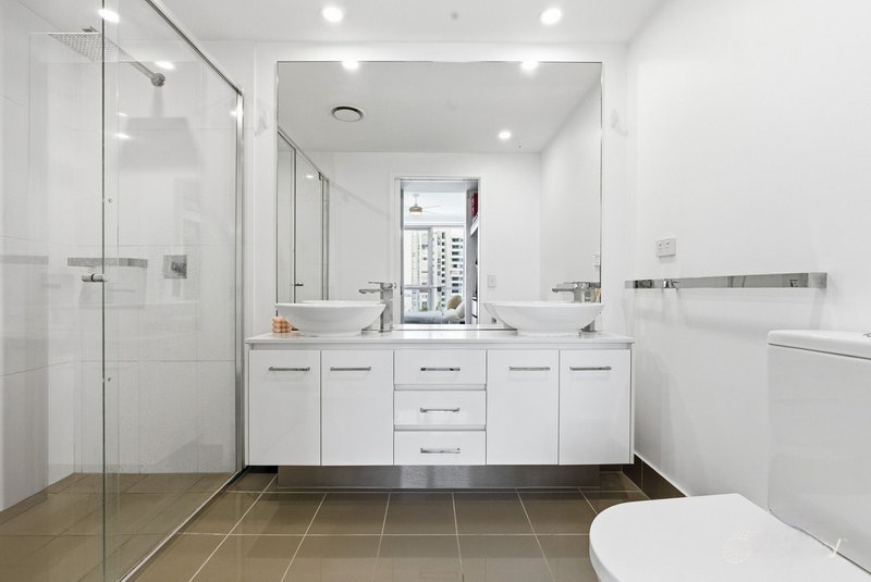 Photo - 720/19 Imperial Parade, Labrador QLD 4215 - Image 5