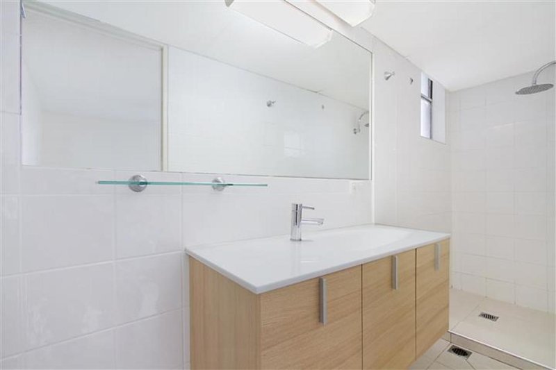 Photo - 7/21 Clifford Street, Surfers Paradise QLD 4217 - Image 7