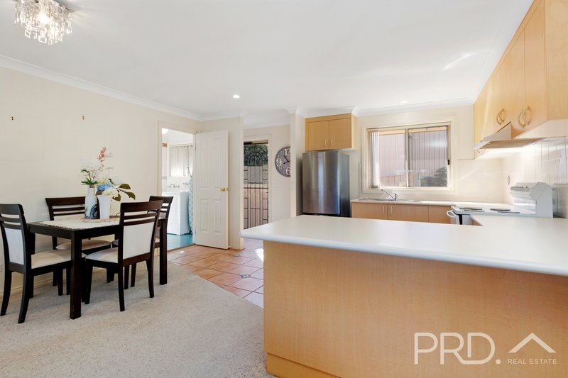 Photo - 7/227 Wynyard Street, Tumut NSW 2720 - Image 2