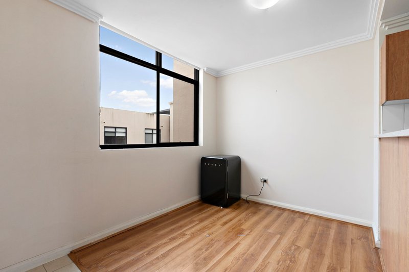 Photo - 72/31-35 Third Avenue, Blacktown NSW 2148 - Image 2