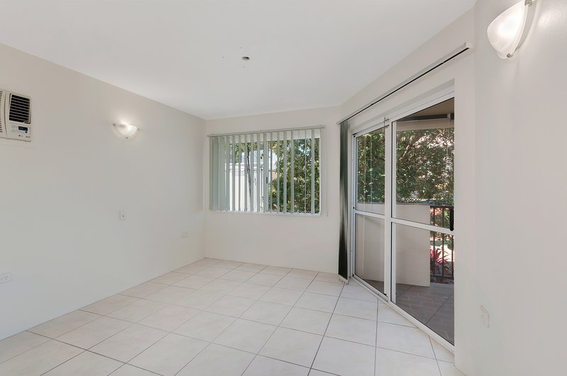 Photo - 7/239 Lake Street, Cairns North QLD 4870 - Image 4