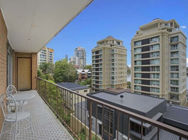 Photo - 7/24 Castlebar Street, Kangaroo Point QLD 4169 - Image 9