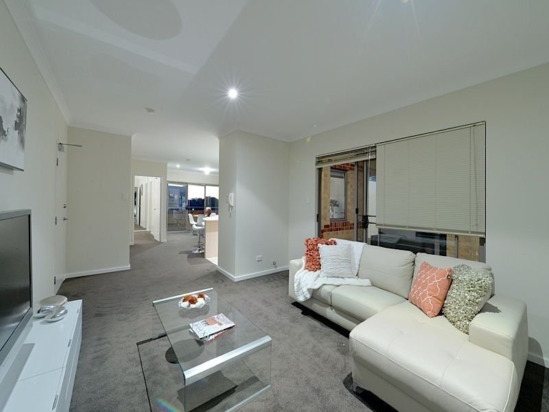 Photo - 7/27 Piccadilly Circle, Joondalup WA 6027 - Image 3