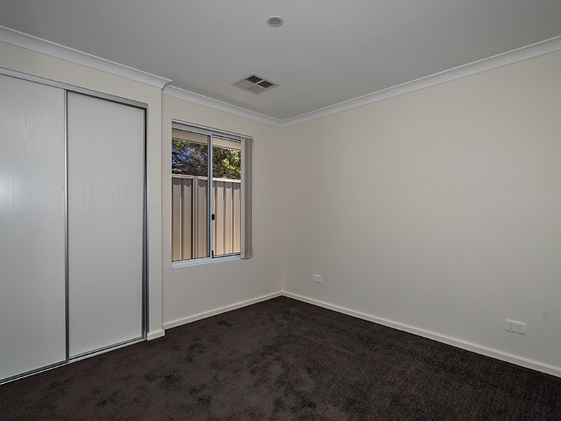 Photo - 7/27 Stroud Street, Beachlands WA 6530 - Image 8