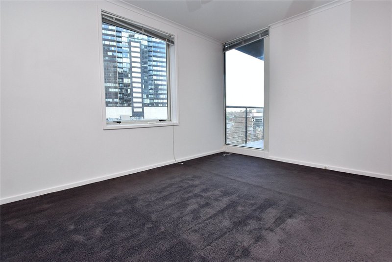 Photo - 72/88 Southbank Boulevard, Southbank VIC 3006 - Image 4