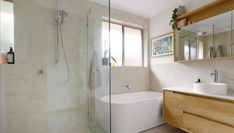 Photo - 72A Romano Avenue, Mill Park VIC 3082 - Image 9