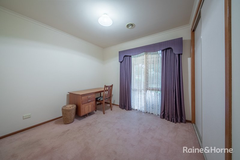 Photo - 73 Balmoral Circuit, Sunbury VIC 3429 - Image 12