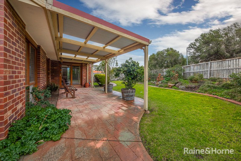 Photo - 73 Balmoral Circuit, Sunbury VIC 3429 - Image 15