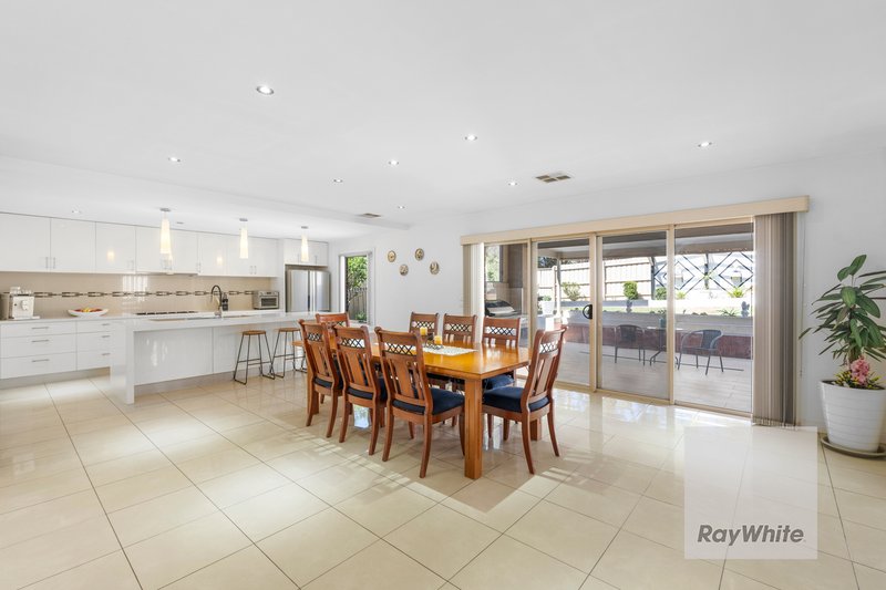 Photo - 73 Blossom Park Drive, Mill Park VIC 3082 - Image 3