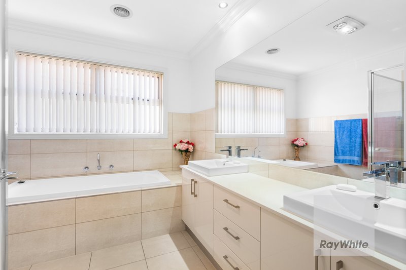 Photo - 73 Blossom Park Drive, Mill Park VIC 3082 - Image 14