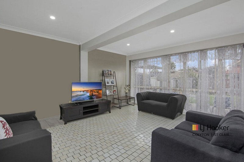 Photo - 73 Brisbane Street, Oxley Park NSW 2760 - Image 12