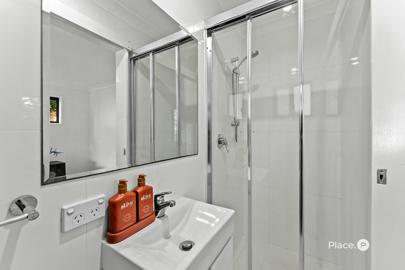 Photo - 73 Brodie Street, Holland Park West QLD 4121 - Image 16