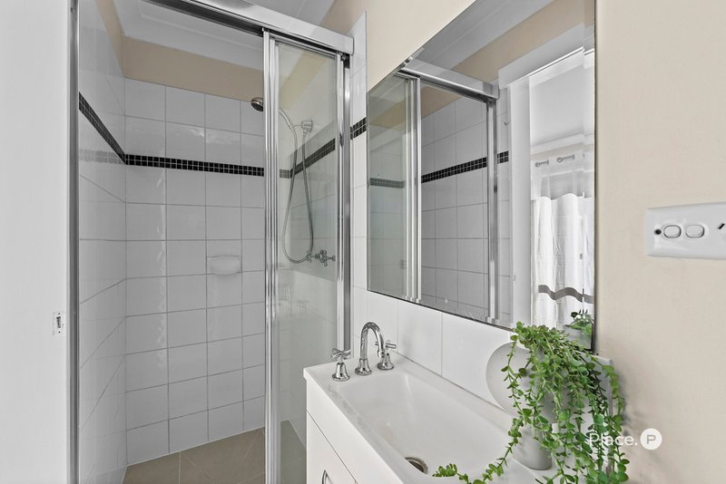 Photo - 73 Brodie Street, Holland Park West QLD 4121 - Image 26