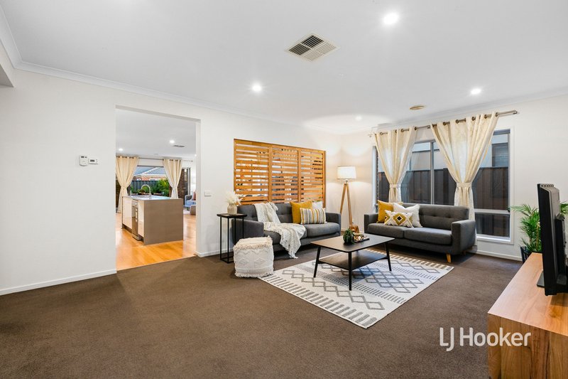 Photo - 73 Brownlow Drive, Point Cook VIC 3030 - Image 2