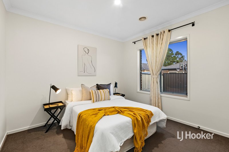 Photo - 73 Brownlow Drive, Point Cook VIC 3030 - Image 16