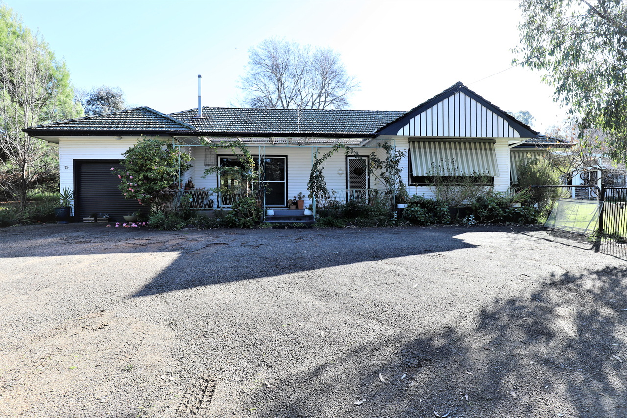 73 CENTENARY AVENUE, Cootamundra NSW 2590 - Image 8