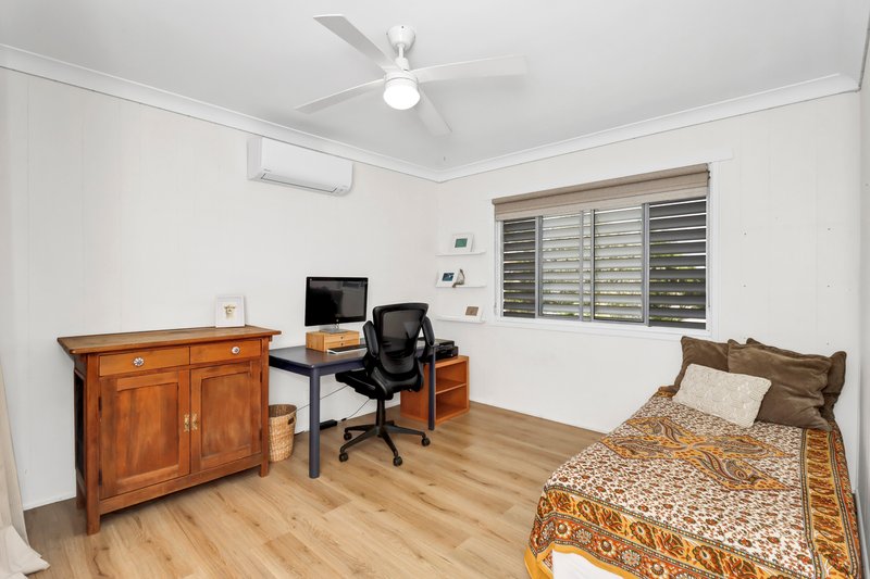 Photo - 73 Corfield Street, Point Vernon QLD 4655 - Image 17