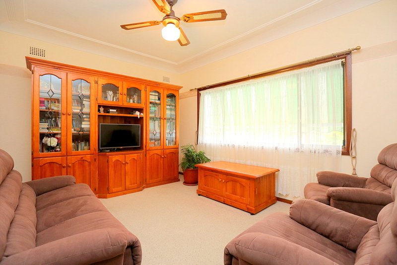 Photo - 73 Courtney Road, Padstow NSW 2211 - Image 2