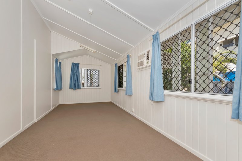 Photo - 73 Dearness Street, Garbutt QLD 4814 - Image 4