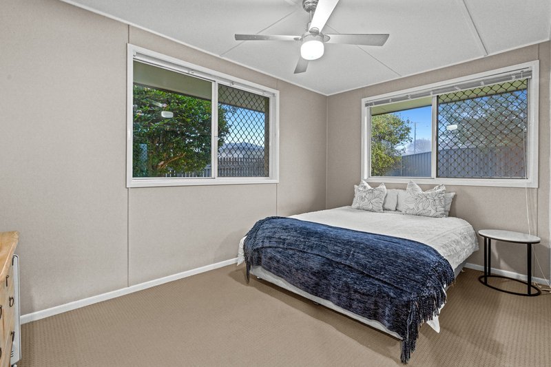 Photo - 73 Debra Street, Centenary Heights QLD 4350 - Image 5