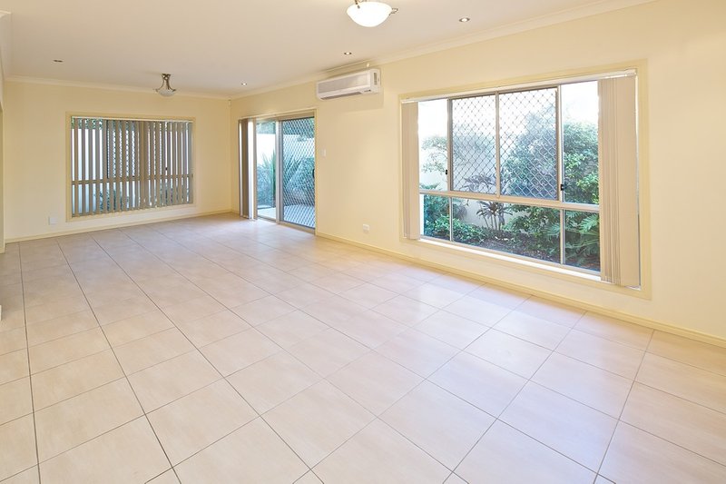 Photo - 73 East Quay Drive, Biggera Waters QLD 4216 - Image 8