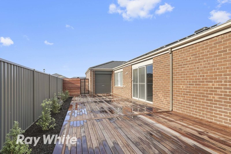 Photo - 73 Eastlakes Boulevard, Lara VIC 3212 - Image 10