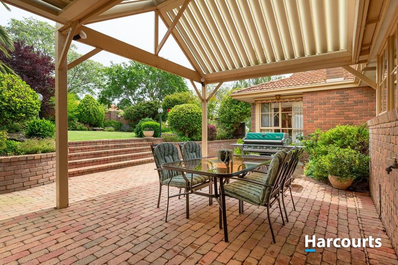 Photo - 73 Edrington Park Drive, Berwick VIC 3806 - Image 14