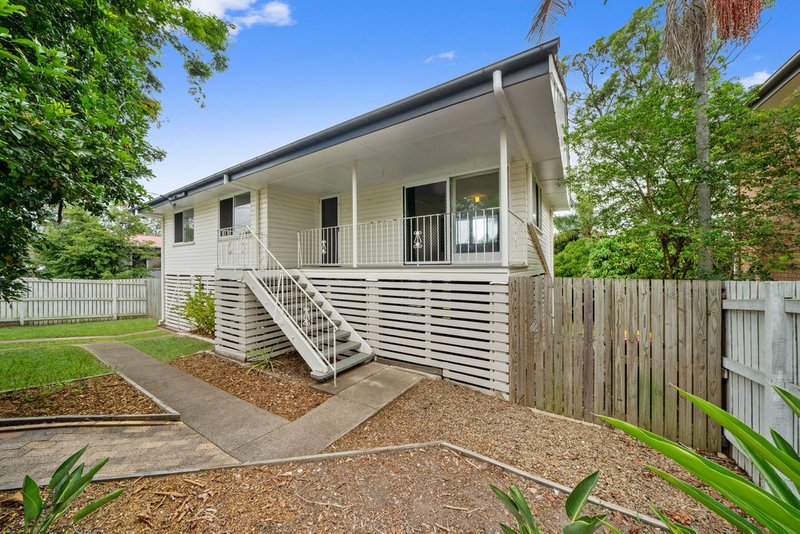 Photo - 73 Eidsvold Street, Keperra QLD 4054 - Image 3