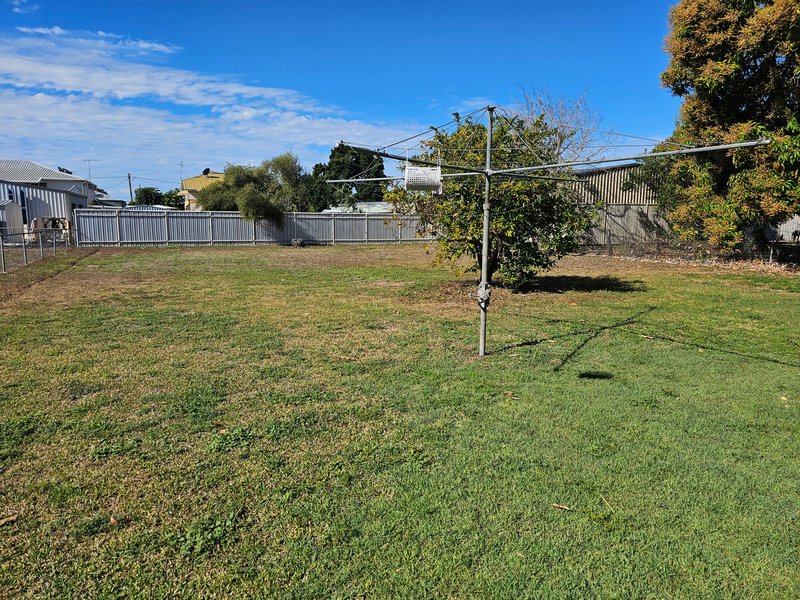 Photo - 73 Eleventh Avenue, Home Hill QLD 4806 - Image 8