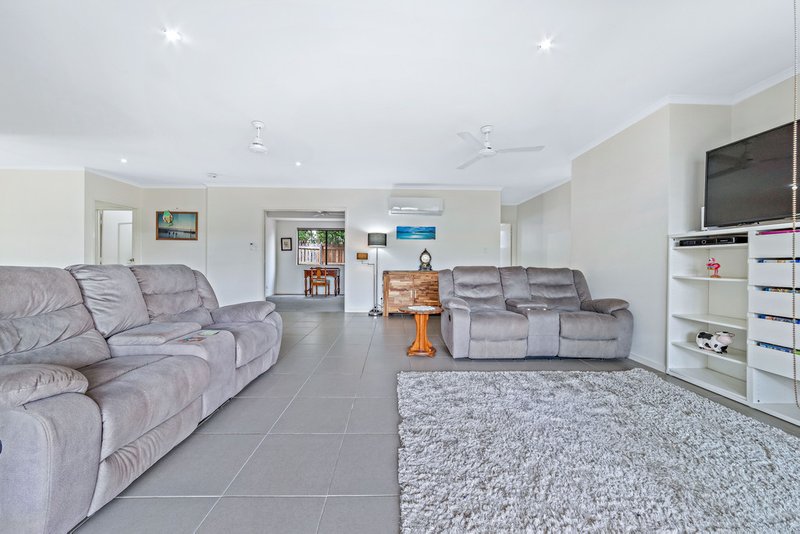 Photo - 73 Endeavour Circuit, Cannonvale QLD 4802 - Image 2