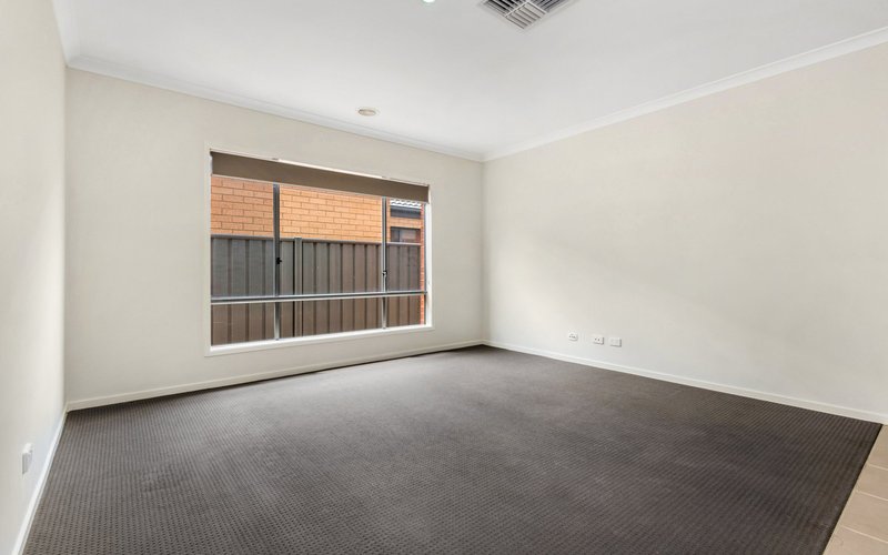 Photo - 73 Evergreen Boulevard, Jackass Flat VIC 3556 - Image 4