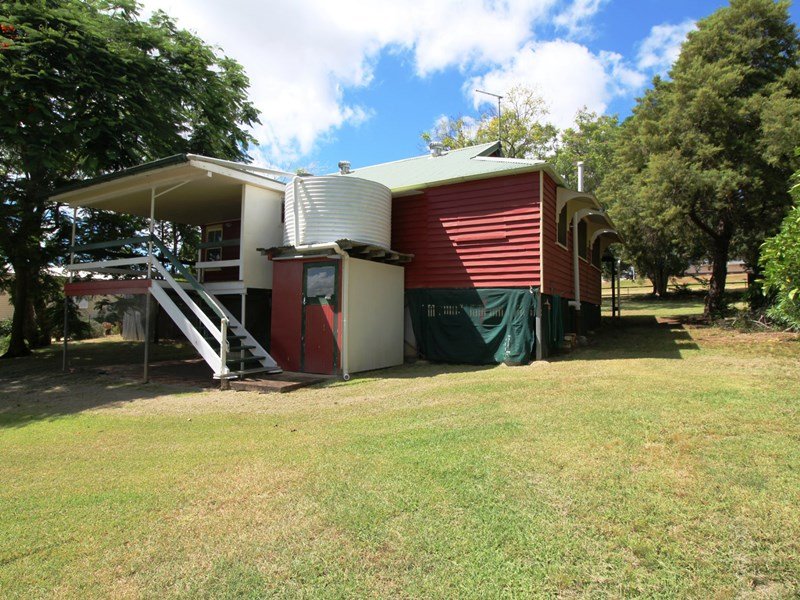 Photo - 73 Fulham Street, Toogoolawah QLD 4313 - Image 7