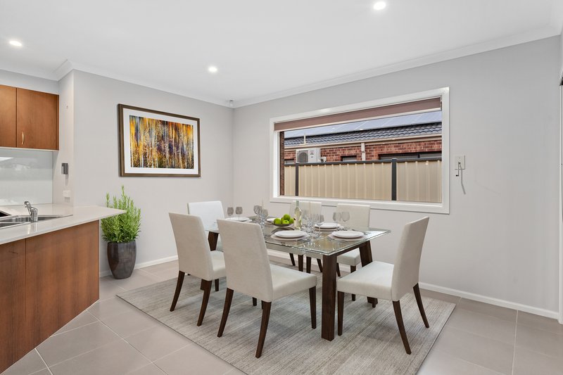 Photo - 73 George Street, Taylors Hill VIC 3037 - Image 6