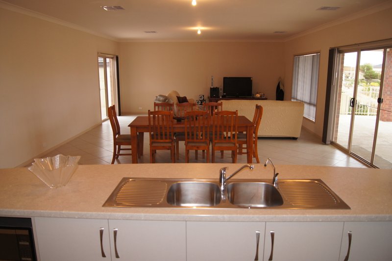 Photo - 73 Gilmore Crescent, Wallaroo SA 5556 - Image 8