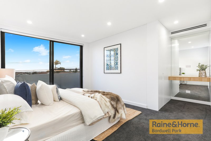 Photo - 73 Grove Street, Earlwood NSW 2206 - Image 6