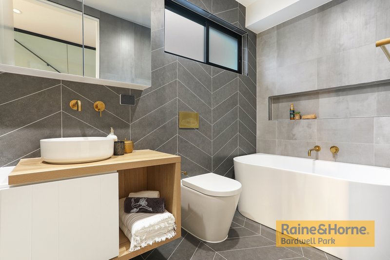 Photo - 73 Grove Street, Earlwood NSW 2206 - Image 8