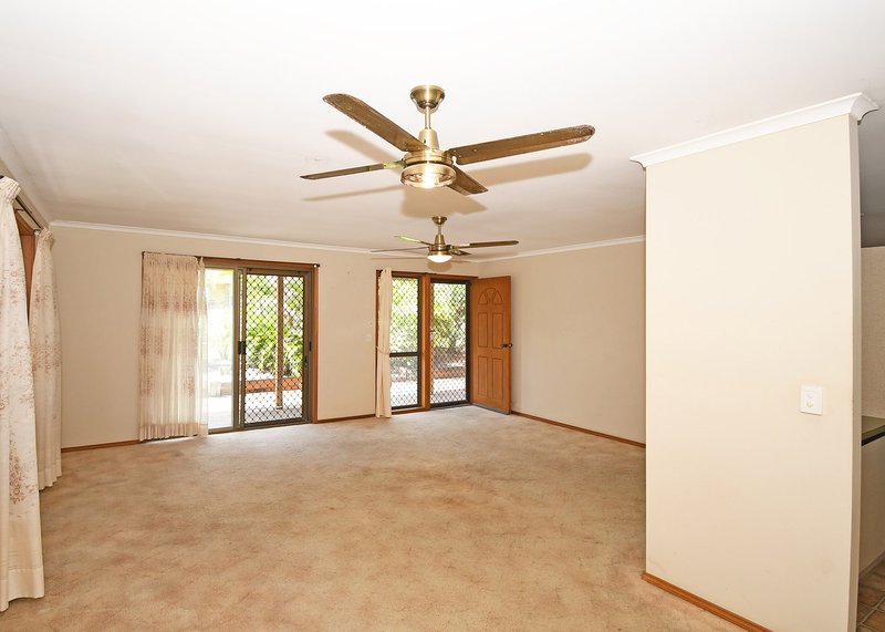 Photo - 73 Hammond Street, Urangan QLD 4655 - Image 3