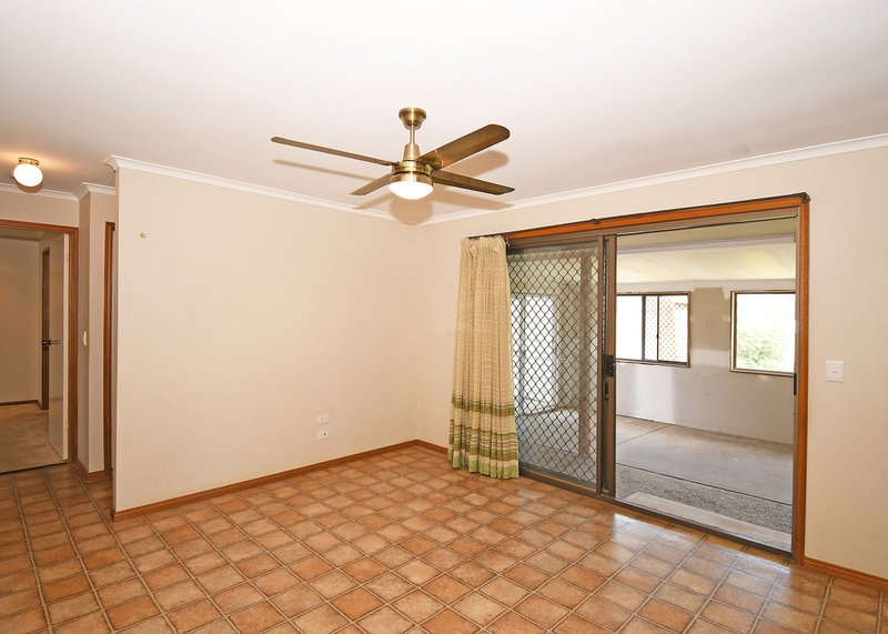 Photo - 73 Hammond Street, Urangan QLD 4655 - Image 5