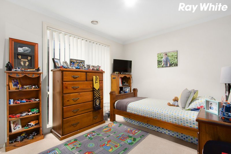 Photo - 73 Hancock Drive, Berwick VIC 3806 - Image 9