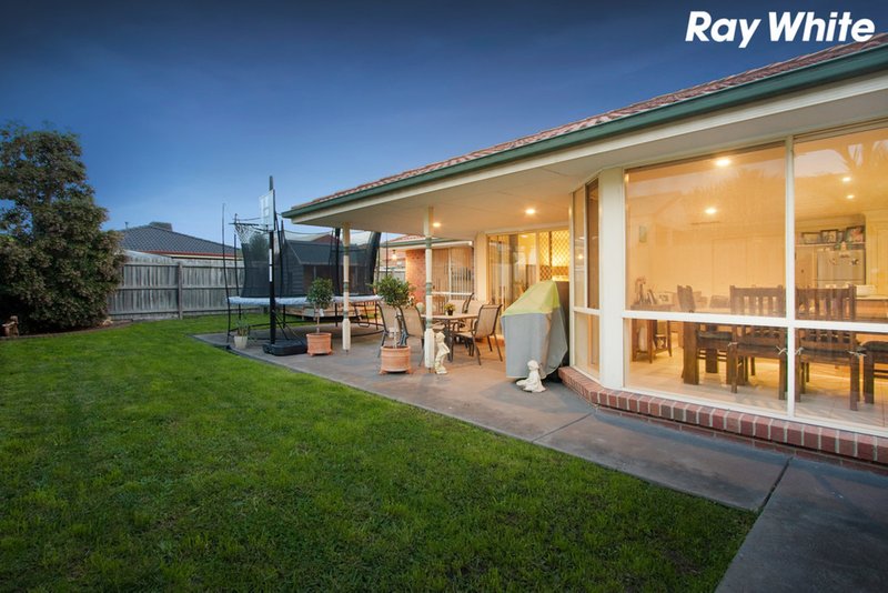 Photo - 73 Hancock Drive, Berwick VIC 3806 - Image 12