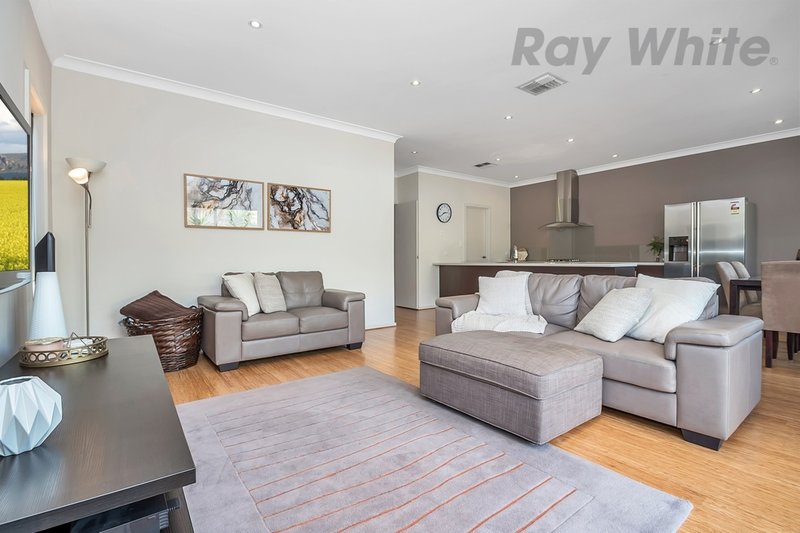 Photo - 73 Hindmarsh Cct , Mawson Lakes SA 5095 - Image 6