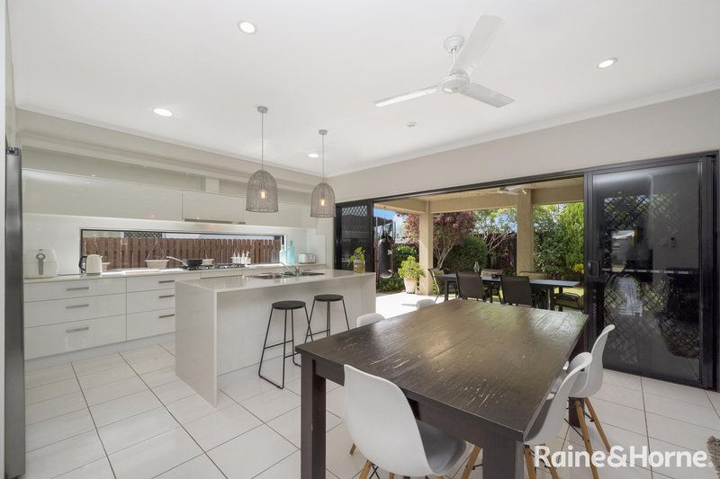 Photo - 73 Iona Avenue, Burdell QLD 4818 - Image 2