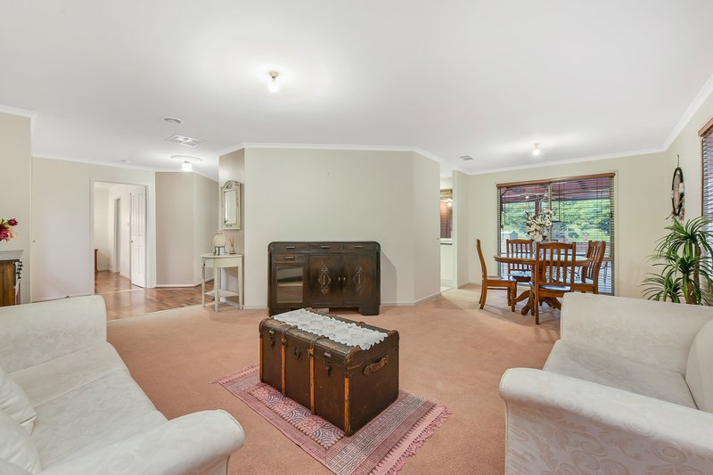 Photo - 73 Jarryd Crescent, Berwick VIC 3806 - Image 5