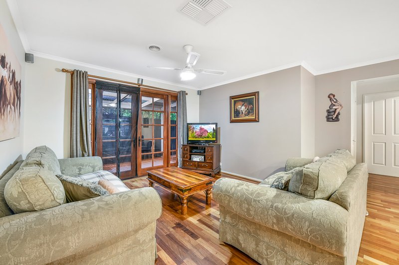 Photo - 73 Jarryd Crescent, Berwick VIC 3806 - Image 6