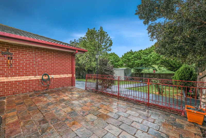 Photo - 73 Jarryd Crescent, Berwick VIC 3806 - Image 15