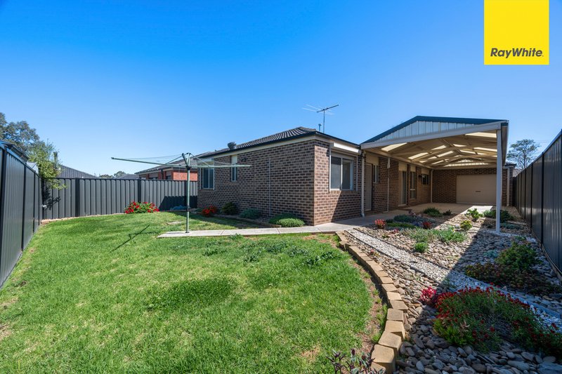 Photo - 73 Lakewood Boulevard, Melton VIC 3337 - Image 4