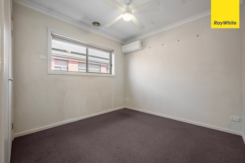 Photo - 73 Lakewood Boulevard, Melton VIC 3337 - Image 10