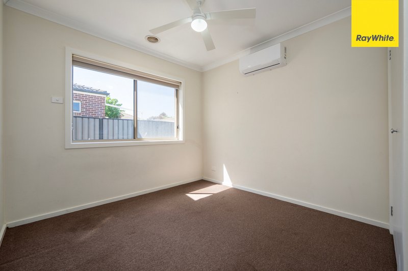 Photo - 73 Lakewood Boulevard, Melton VIC 3337 - Image 11