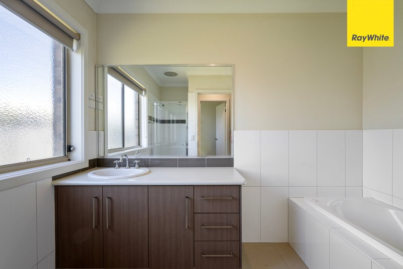 Photo - 73 Lakewood Boulevard, Melton VIC 3337 - Image 12