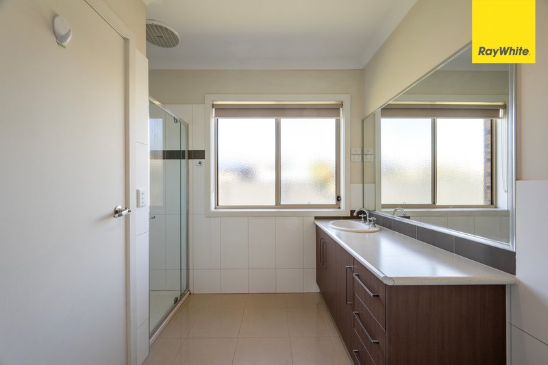 Photo - 73 Lakewood Boulevard, Melton VIC 3337 - Image 13